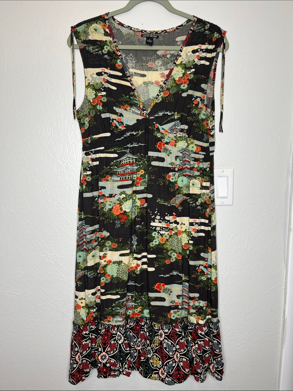 Vintage Y2K Lucky Brand Asian Pagoda and Floral Print Sleeveless Dress - Size M